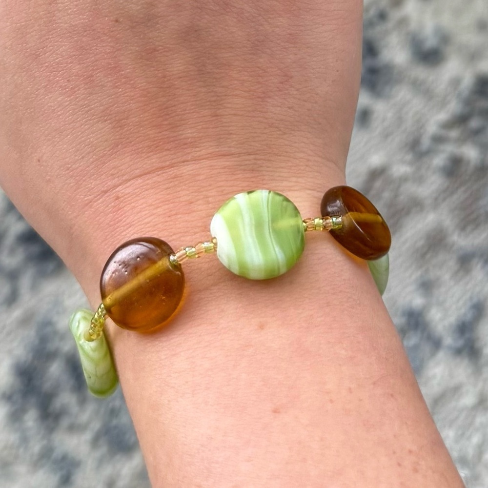 Vintage Green and Brown Glass Circle Beaded Bracelet